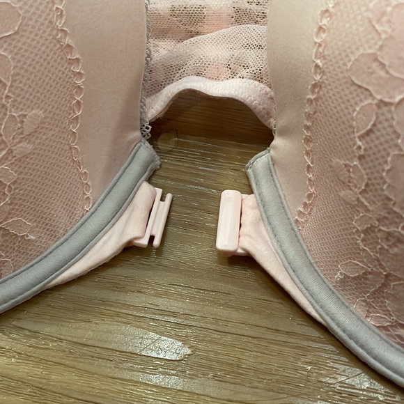 36DD Victoria’s Secret Body By Victoria Racerback Demi Bra - Picture 2 of 4